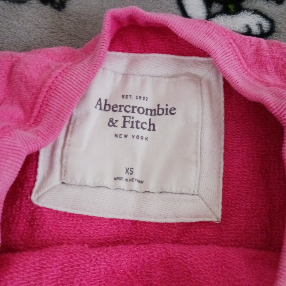 crew neck - Picture 2 of 3